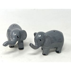 Vintage Elephant Gray Salt & Pepper Shakers ~Animals ~Africa ~Kitch Decor 4.25"